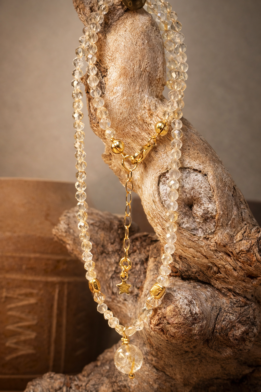 Silente. Collar Dorado