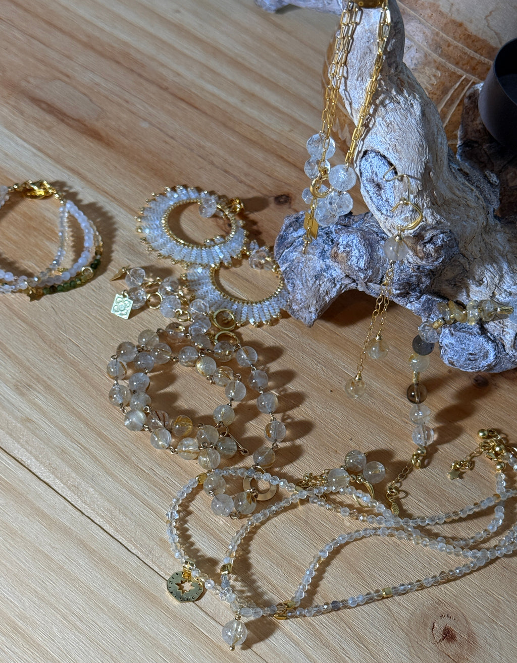 Umbral. Collar de Cuarzo Rutilado