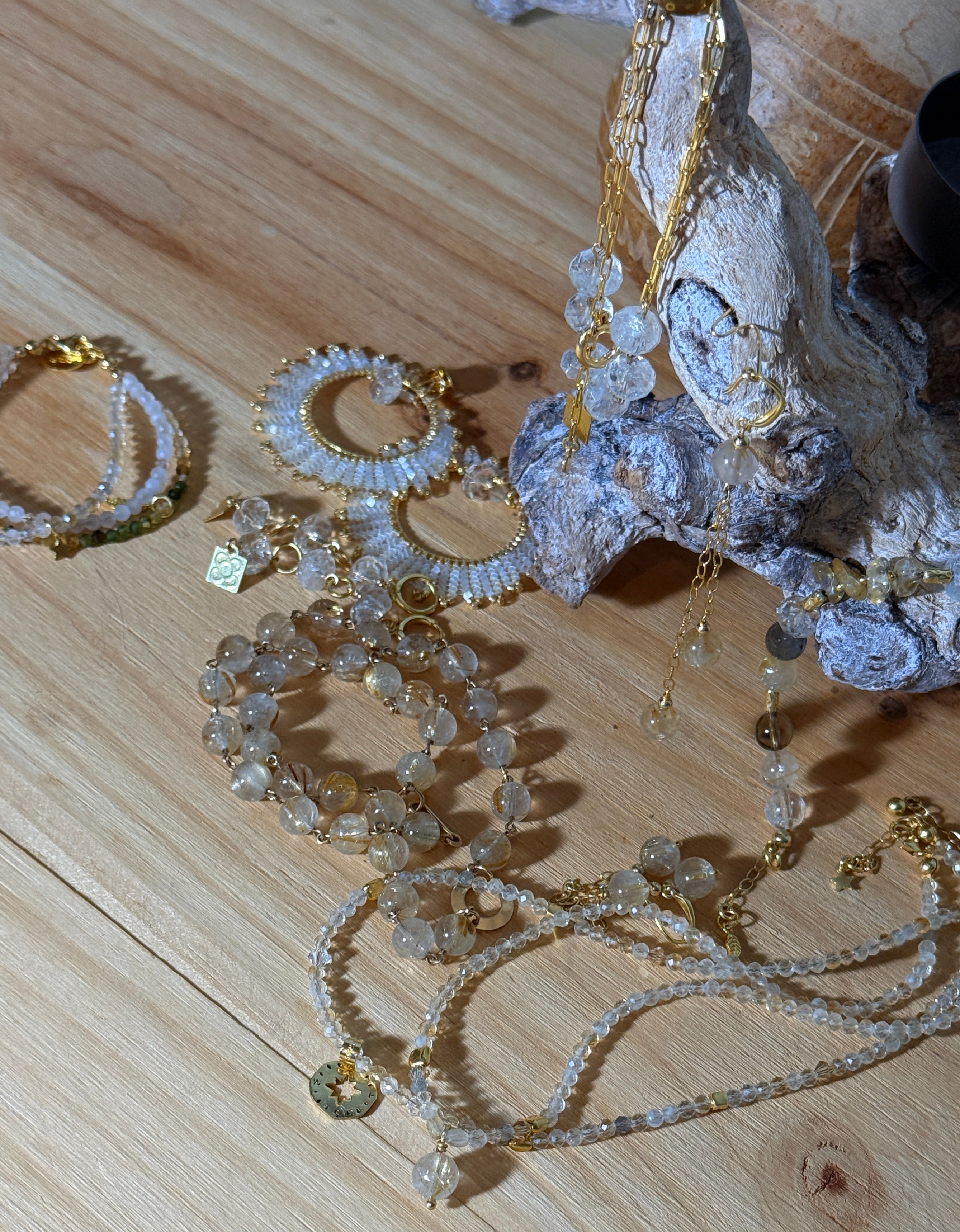 Umbral. Collar de Cuarzo Rutilado