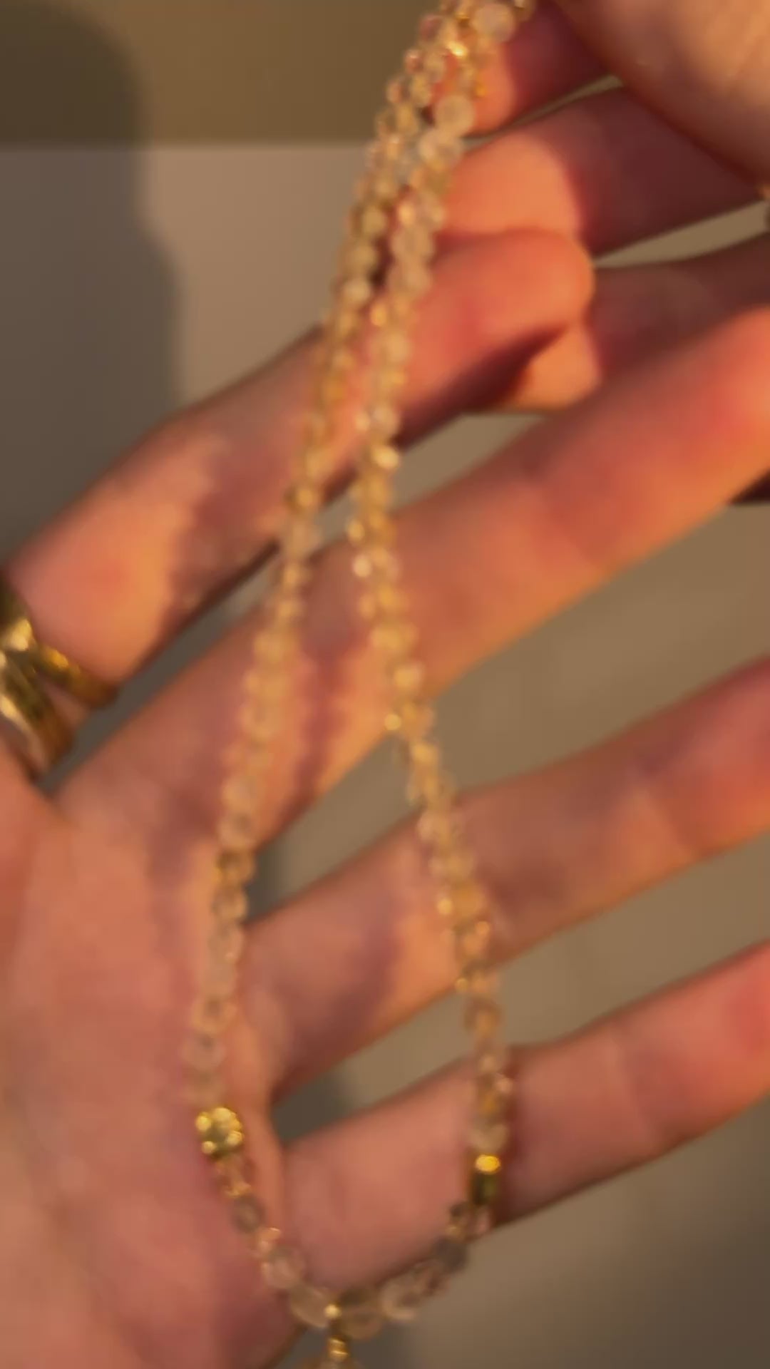 Silente. Collar Dorado